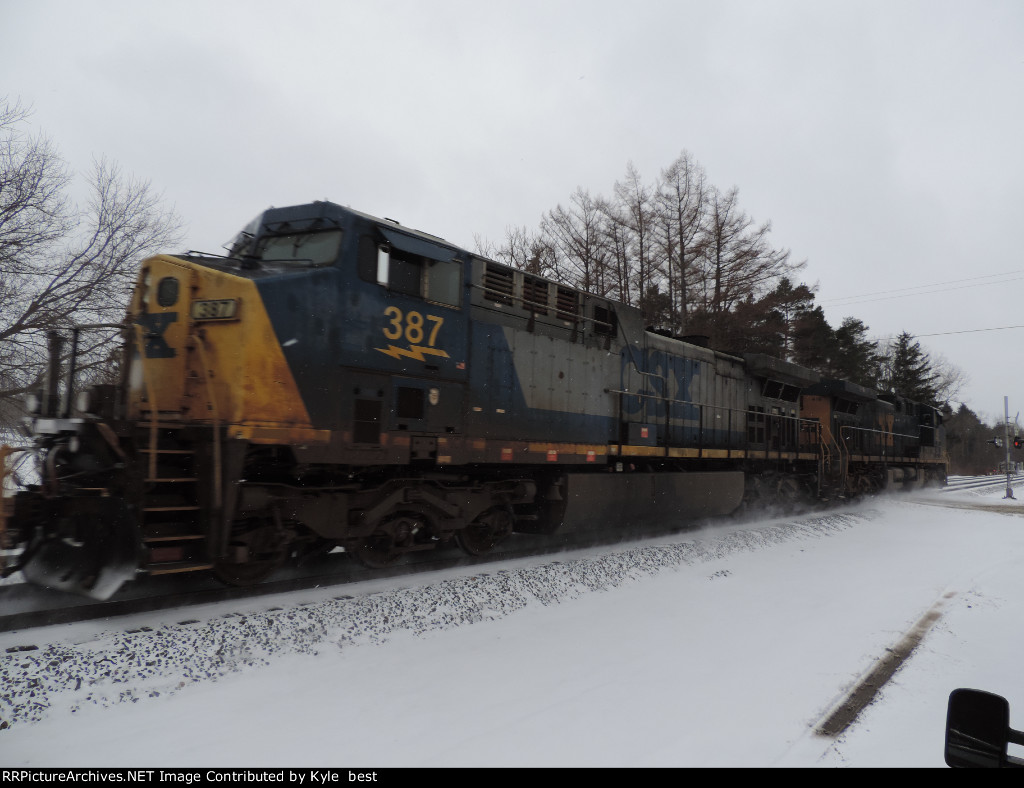 CSX 387 on I169